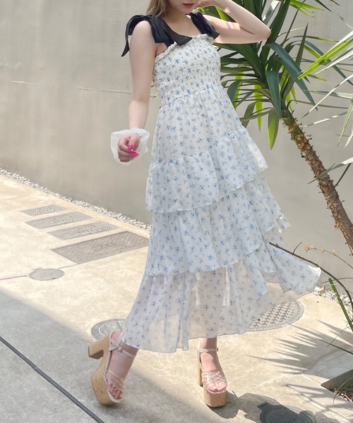 one way（ワンウェイ）の「ティアードシャーリングキャミワンピース（ワンピース・レディース・ホワイト系その他/ブラック系その他/ピンク/ブラック/イエロー系その他/ブルー系その他・FREE）」の2枚目の写真