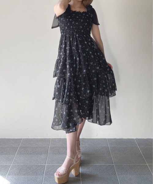 one way（ワンウェイ）の「ティアードシャーリングキャミワンピース（ワンピース・レディース・ホワイト系その他/ブラック系その他/ピンク/ブラック/イエロー系その他/ブルー系その他・FREE）」の4枚目の写真