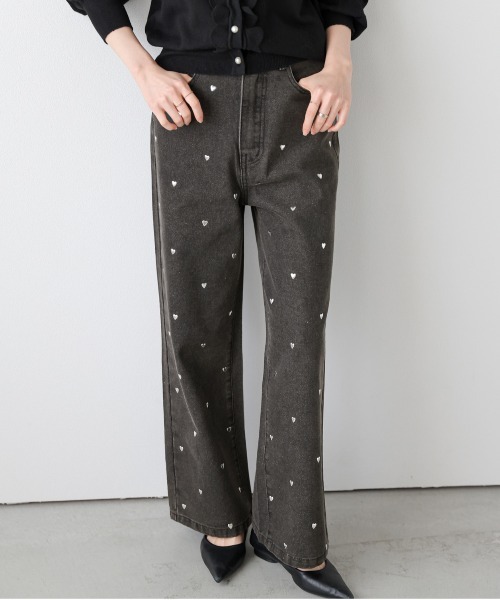AMELY(エミリー)の「ハートモチーフ デニムパンツ(デニムパンツ・レディース・ブラック/ブルー・M/L)」の11枚目の写真