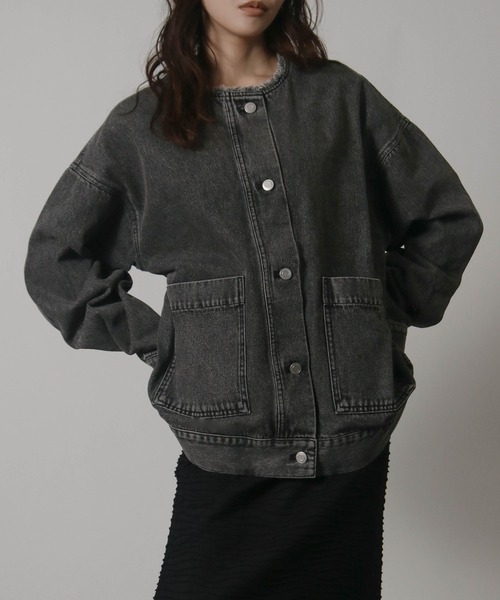 Social GIRL(ソーシャルガール)の「ボリューム袖 ノーカラー カットオフ オーバーサイズ デニムジャケット(デニムジャケット・レディース・ブラック/ライトブルー/ブルー・M/L)」の10枚目の写真