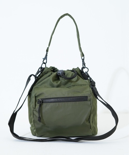 NEW ERA（ニューエラ）の「【NEW ERA/ニューエラ】2WAY DRAWSTRING POUCH NYLON TWL（ショルダーバッグ・メンズ・ブラック/オリーブ・FREE）」の22枚目の写真