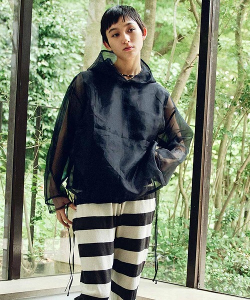 MEDE19F(メデジュウキュウ)の「MEDE19F カットソー裏地付きシアーフーディー(パーカー・レディース・ブラック/ピンクベージュ・M/L/LL)」の2枚目の写真