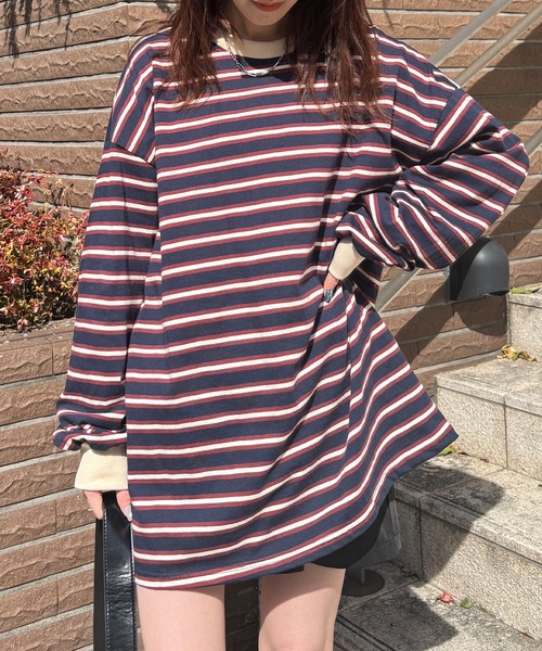 ISOOK(アイスー)の「【ISOOK / アイスー】オーバーサイズカラーボーダーTシャツ / ビックシルエット 長袖 ロンT ロングスリーブ クルーネック ユニセックス 細ボーダー 青 緑 白 ネイビー グリーン アイボリー ZOZOTOWN限定(Tシャツ/カットソー・レディース・ネイビー/グリーン/アイボリー・FREE)」の3枚目の写真