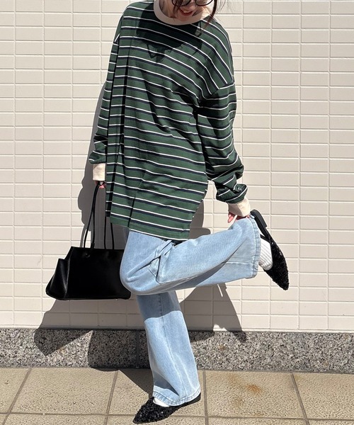 ISOOK(アイスー)の「【ISOOK / アイスー】オーバーサイズカラーボーダーTシャツ / ビックシルエット 長袖 ロンT ロングスリーブ クルーネック ユニセックス 細ボーダー 青 緑 白 ネイビー グリーン アイボリー ZOZOTOWN限定(Tシャツ/カットソー・レディース・ネイビー/グリーン/アイボリー・FREE)」の2枚目の写真