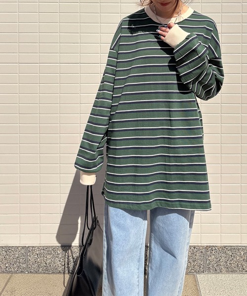 ISOOK(アイスー)の「【ISOOK / アイスー】オーバーサイズカラーボーダーTシャツ / ビックシルエット 長袖 ロンT ロングスリーブ クルーネック ユニセックス 細ボーダー 青 緑 白 ネイビー グリーン アイボリー ZOZOTOWN限定(Tシャツ/カットソー・レディース・ネイビー/グリーン/アイボリー・FREE)」の4枚目の写真