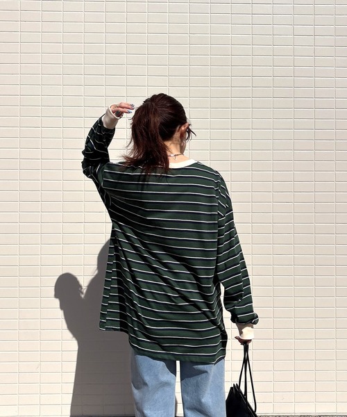 ISOOK(アイスー)の「【ISOOK / アイスー】オーバーサイズカラーボーダーTシャツ / ビックシルエット 長袖 ロンT ロングスリーブ クルーネック ユニセックス 細ボーダー 青 緑 白 ネイビー グリーン アイボリー ZOZOTOWN限定(Tシャツ/カットソー・レディース・ネイビー/グリーン/アイボリー・FREE)」の19枚目の写真