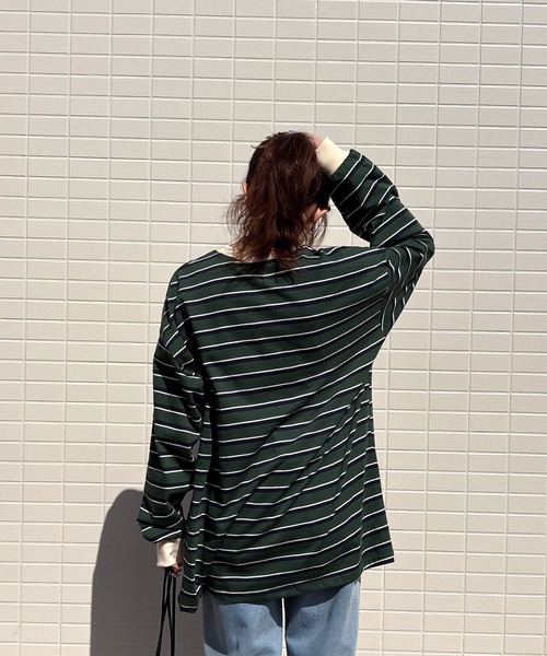 ISOOK(アイスー)の「【ISOOK / アイスー】オーバーサイズカラーボーダーTシャツ / ビックシルエット 長袖 ロンT ロングスリーブ クルーネック ユニセックス 細ボーダー 青 緑 白 ネイビー グリーン アイボリー ZOZOTOWN限定(Tシャツ/カットソー・レディース・ネイビー/グリーン/アイボリー・FREE)」の6枚目の写真