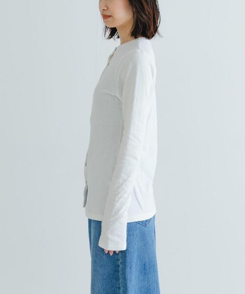 URBAN RESEARCH(アーバンリサーチ)の「『MADE IN JAPAN』セッケツクルーネックカーディガン(カーディガン/ボレロ・レディース・ネイビー/オフホワイト/グレー系その他・FREE)」の12枚目の写真