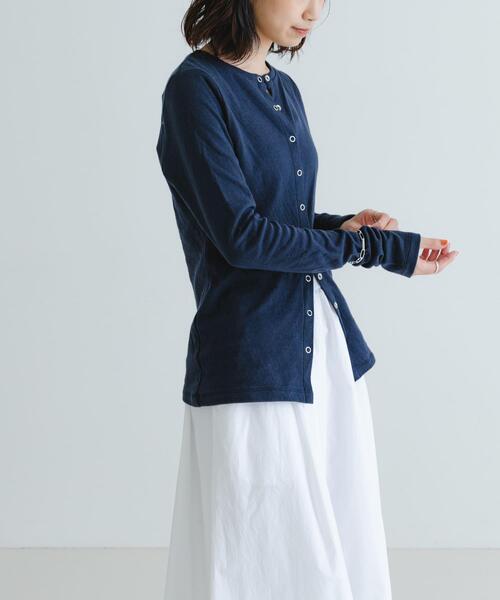 URBAN RESEARCH(アーバンリサーチ)の「『MADE IN JAPAN』セッケツクルーネックカーディガン(カーディガン/ボレロ・レディース・ネイビー/オフホワイト/グレー系その他・FREE)」の19枚目の写真