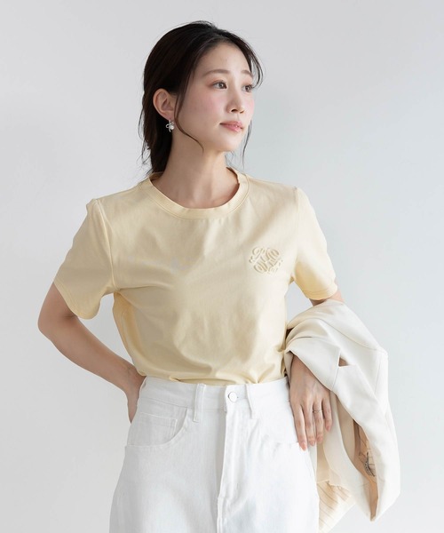 RANDA（ランダ）の「エンボスモノグラムTシャツ（Tシャツ/カットソー・レディース・グレー/ホワイト/イエロー/ネイビー・FREE）」の4枚目の写真
