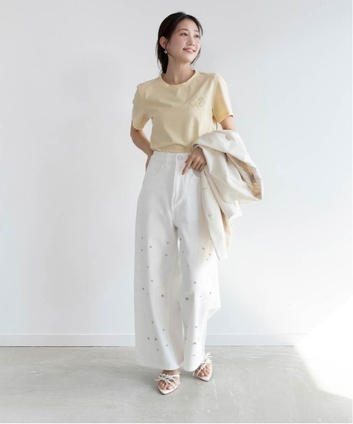 RANDA（ランダ）の「エンボスモノグラムTシャツ（Tシャツ/カットソー・レディース・グレー/ホワイト/イエロー/ネイビー・FREE）」の9枚目の写真