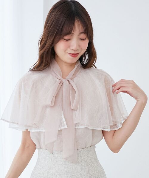 MAJESTIC LEGON(マジェスティックレゴン)の「チュールレースボウタイケープブラウス(シャツ/ブラウス・レディース・アイボリー/ミント/ピンク/チャコールグレー・MEDIUM)」の19枚目の写真