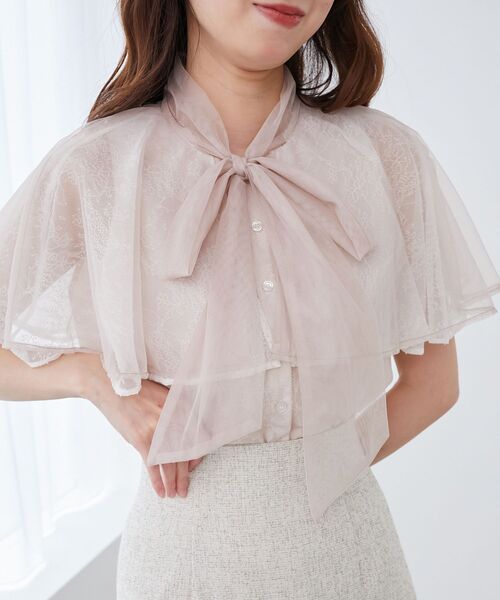 MAJESTIC LEGON(マジェスティックレゴン)の「チュールレースボウタイケープブラウス(シャツ/ブラウス・レディース・アイボリー/ミント/ピンク/チャコールグレー・MEDIUM)」の22枚目の写真