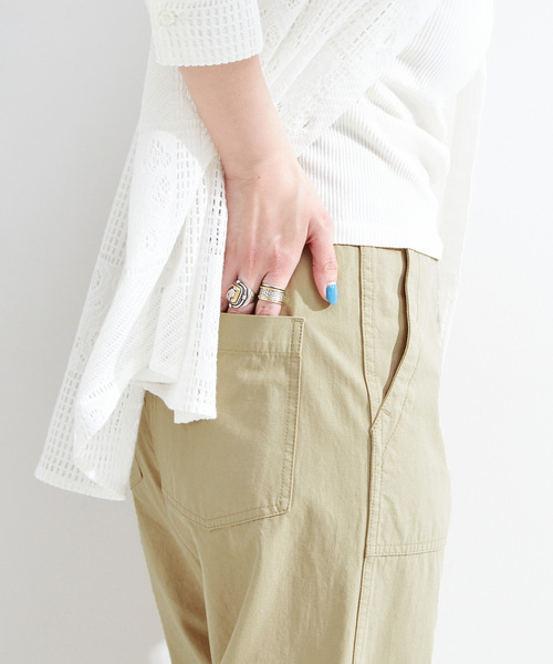 B.C STOCK(ベーセーストック)の「ストレートベイカーパンツ(その他パンツ・レディース・ベージュ/カーキ・SMALL/MEDIUM)」の11枚目の写真