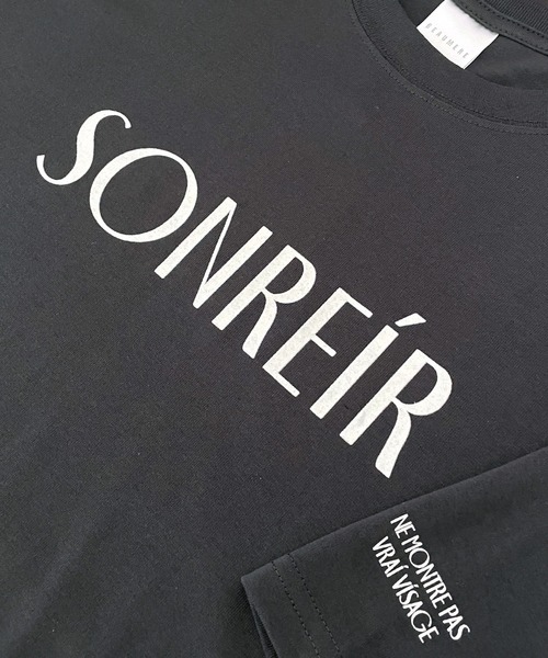 Candlestick(キャンドルスティック)の「ゆったりシルエット レトロ フロッキー 袖ロゴ 半袖 T(Tシャツ/カットソー・レディース・ホワイト/オフホワイト/ブラック系1/ブラック系2/ブラウン系・M/L)」の9枚目の写真