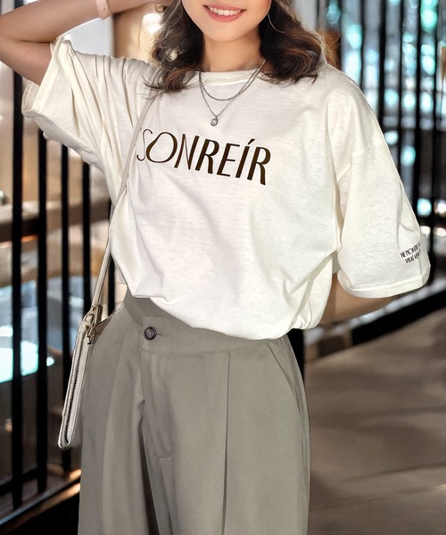 Candlestick(キャンドルスティック)の「ゆったりシルエット レトロ フロッキー 袖ロゴ 半袖 T(Tシャツ/カットソー・レディース・ホワイト/オフホワイト/ブラック系1/ブラック系2/ブラウン系・M/L)」の14枚目の写真