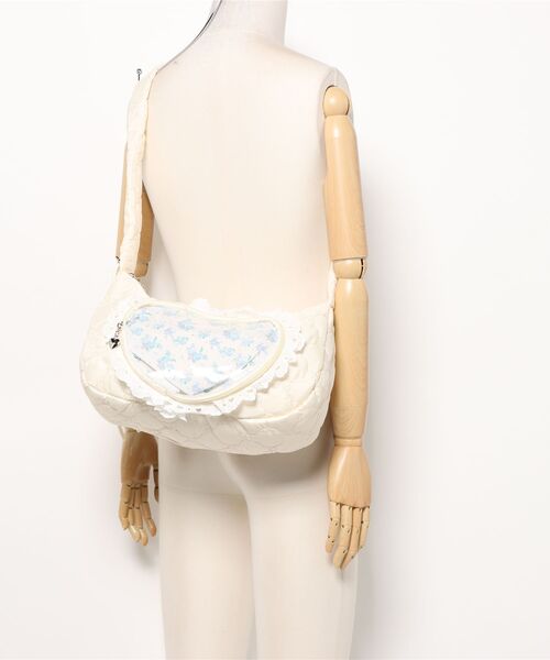 SPINNS(スピンズ)の「推しを入れられるポケットつき!痛バッグ/キルティング(ショルダーバッグ・レディース・ブラック/ホワイト/ブルー/ピンク・ONESIZE)」の5枚目の写真