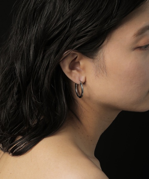 ORLEAN(オルレアン)の「【ORLEAN】シンプルフープピアス 太さ3.0mm(ピアス(両耳用)・レディース・シルバー系6/ゴールド系3/シルバー系2/シルバー系4/シルバー/ゴールド系2/シルバー系5/シルバー系3/ゴールド系5/ゴールド系6/ゴールド/シルバー系1/ゴールド系1/ゴールド系4・フリー)」の18枚目の写真