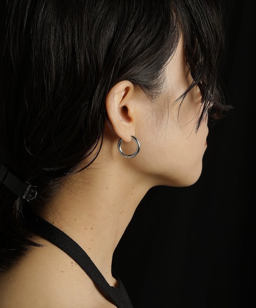 ORLEAN(オルレアン)の「【ORLEAN】シンプルフープピアス 太さ3.0mm(ピアス(両耳用)・レディース・シルバー系6/ゴールド系3/シルバー系2/シルバー系4/シルバー/ゴールド系2/シルバー系5/シルバー系3/ゴールド系5/ゴールド系6/ゴールド/シルバー系1/ゴールド系1/ゴールド系4・フリー)」の21枚目の写真