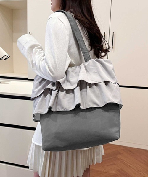 Mejoul(メジュール)の「【大容量】バイカラーフリルトートバッグ(トートバッグ・レディース・ピンク/ブラック・F)」の3枚目の写真