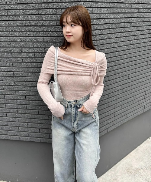 mellowneon(メロウネオン)の「オフショルライクリボントップス(Tシャツ/カットソー・レディース・ピンク/サックスブルー/ブラック・FREE)」の13枚目の写真