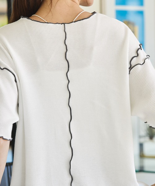 THE CRAFT CREW PRODUCTS(ザクラフトクループロダクツ)の「2WAYアシンメトリーメローワッフル半袖Tシャツ【THE CRAFT CREW PRODUCTS】(Tシャツ/カットソー・レディース・ピンク/オートミール/スミクロ/ブラック/オフホワイト/ブルー・FREE)」の13枚目の写真