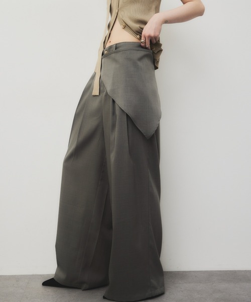 HANNE（アン）の「スカーフセットタックワイドパンツ（スラックス・レディース・ネイビー/グレイッシュベージュ・SMALL/MEDIUM）」の11枚目の写真