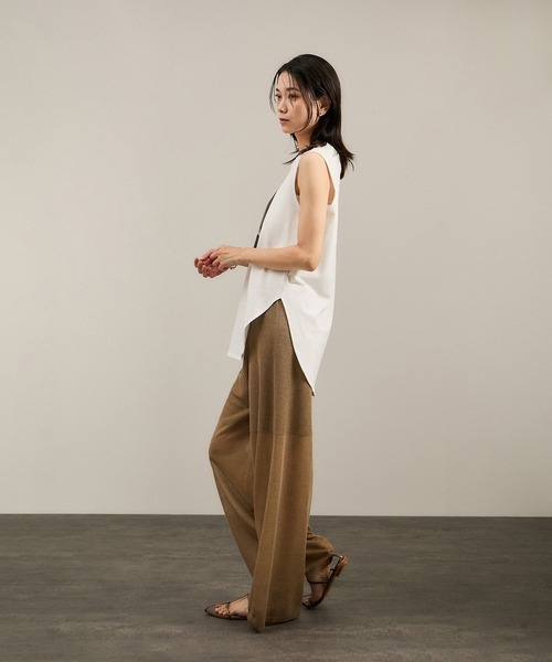 SALON adam et rope'(サロン アダム エ ロペ)の「Yasuko Hirano / 平野泰子 ARTプリントノースリーブT(タンクトップ・レディース・ホワイト系その他2/ホワイト系その他4/ホワイト・FREE)」の5枚目の写真