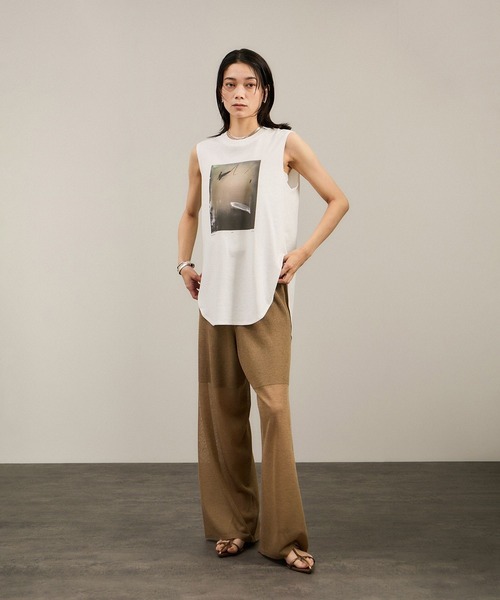 SALON adam et rope'(サロン アダム エ ロペ)の「Yasuko Hirano / 平野泰子 ARTプリントノースリーブT(タンクトップ・レディース・ホワイト系その他2/ホワイト系その他4/ホワイト・FREE)」の9枚目の写真