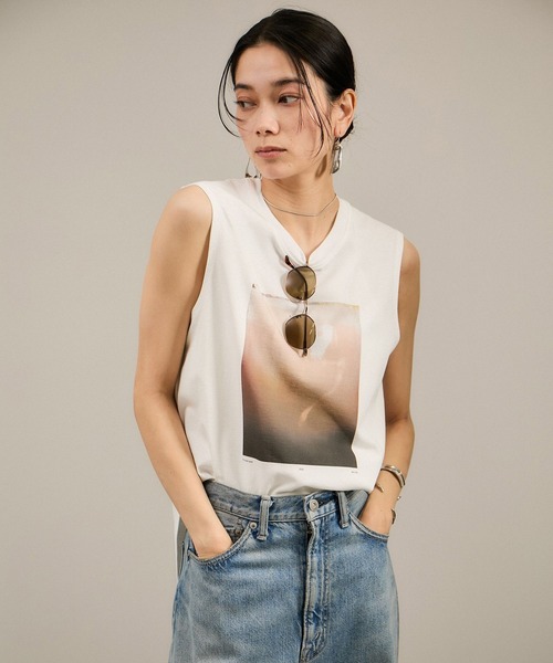 SALON adam et rope'(サロン アダム エ ロペ)の「Yasuko Hirano / 平野泰子 ARTプリントノースリーブT(タンクトップ・レディース・ホワイト系その他2/ホワイト系その他4/ホワイト・FREE)」の19枚目の写真