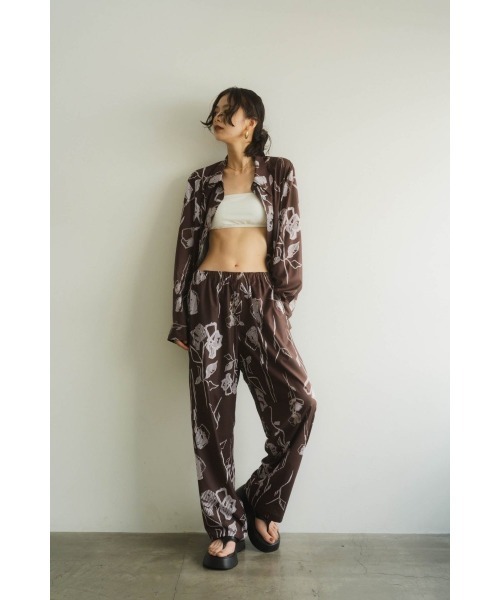 Knuth Marf（クヌースマーフ）の「stripe flower pants(unisex)（その他パンツ・レディース・ブラウン・SMALL）」の2枚目の写真