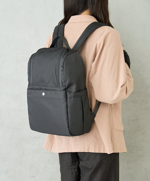 BIRTHDAY BAR（バースデイバー）の「【cache cache カシュカシュ】10ポケット撥水リュック（バックパック/リュック・レディース・ベージュ/ブラック・0）」の2枚目の写真