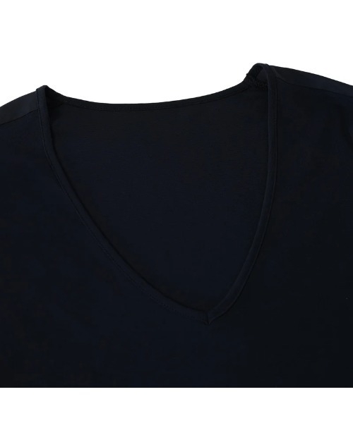 ZOY(ゾーイ)の「MENS UVカット長袖インナー(Tシャツ/カットソー・メンズ・ホワイト・MEDIUM/SMALL)」の4枚目の写真