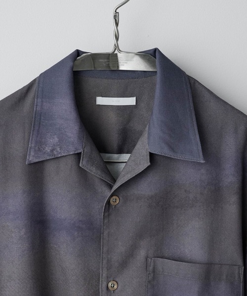 WYM LIDNM（ウィム バイ リドム）の「ABSTRACT ART GRAPHIC H/S SHIRT（シャツ/ブラウス・メンズ・グレー系/ブルー/ブラウン系/ライム・S/M/L）」の8枚目の写真