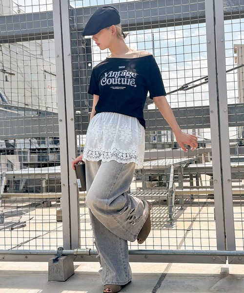 SpRay(スプレイ)の「フロッキーロゴオフショルトップス(Tシャツ/カットソー・レディース・ホワイト/グレー/ブラック/ブラウン/ボルドー・FREE)」の21枚目の写真