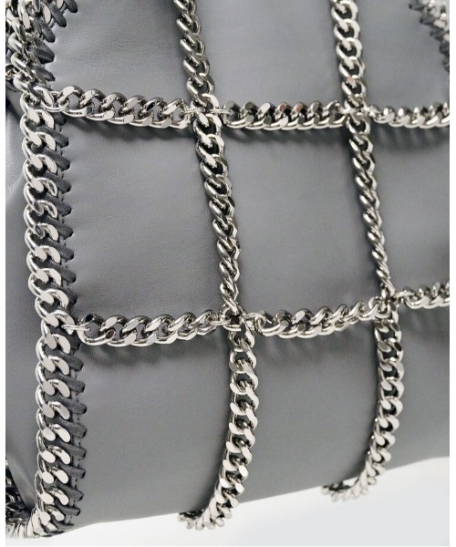 STELLA McCARTNEY（ステラマッカートニー）の「Limited-Edition Falabella Chain Cage Mini Tote Bag / 限定エディション ファラベラ チェーンケージ ミニトートバッグ（ショルダーバッグ・レディース・グレー・ONE SIZE）」の10枚目の写真