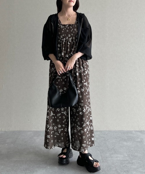 mysty woman(ミスティウーマン)の「フラワープリントサロペット 575283(サロペット/オーバーオール・レディース・ブラウン/グレー・FREE)」の19枚目の写真