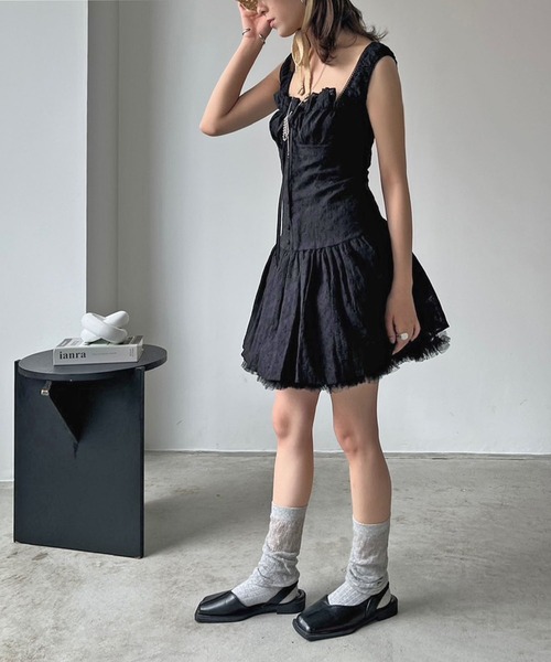 Jewelobe(ジュエローブ)の「カシュクールスクエアトゥバックストラップシューズ(パンプス・レディース・ブラック/アイボリー・XL/L/M/S)」の15枚目の写真
