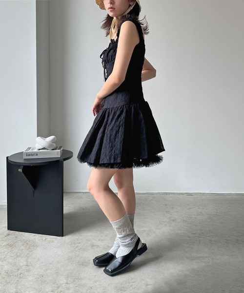 Jewelobe(ジュエローブ)の「カシュクールスクエアトゥバックストラップシューズ(パンプス・レディース・ブラック/アイボリー・XL/L/M/S)」の16枚目の写真