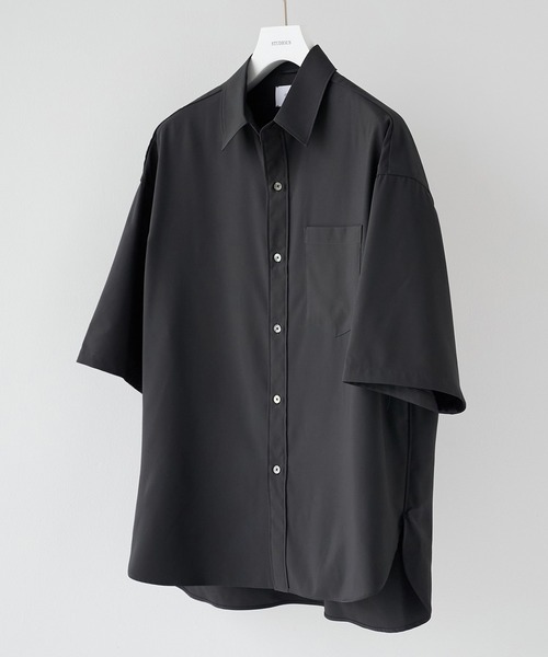 STUDIOUS（ステュディオス）の「【STUDIOUS】SUKENAI SHIRTS S/S / 透けないシャツ / 防シワ素材（シャツ/ブラウス・メンズ・ブラック/ホワイト/ダークグレー/モカ・2/1）」の3枚目の写真