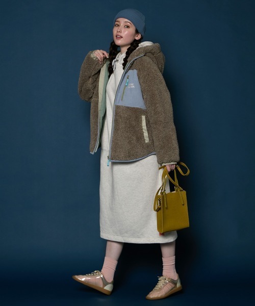 KRIFF MAYER Lady's Collection（クリフメイヤーレディースコレクション）の「【軽い･暖かい】シャギーボアフードジャケット（その他アウター・レディース・カラフル/ネイビー/ブラウン/ブラック/グレー/グリーン/ナチュラル・MEDIUM/LARGE）」の14枚目の写真