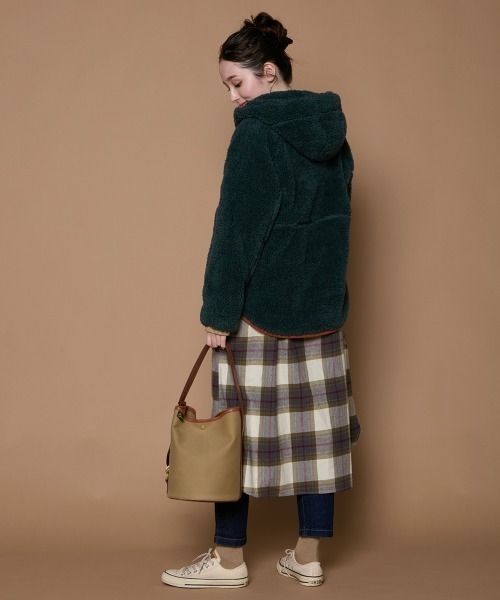 KRIFF MAYER Lady's Collection（クリフメイヤーレディースコレクション）の「【軽い･暖かい】シャギーボアフードジャケット（その他アウター・レディース・カラフル/ネイビー/ブラウン/ブラック/グレー/グリーン/ナチュラル・MEDIUM/LARGE）」の21枚目の写真