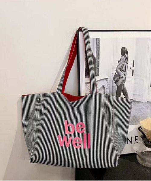 FINEnough(ファインナフ)の「リバーシブルロゴ入りトートバッグ(ショルダーバッグ・レディース・イエロー/ピンク/レッド/ネイビー/ホワイト・FREE)」の18枚目の写真