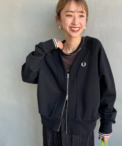 FRED PERRY（フレッドペリー）の「[FRED PERRY/フレッドペリー] ジップスルー スウェットカーディガン（スウェット・レディース・キナリ/ブラック・10）」の14枚目の写真