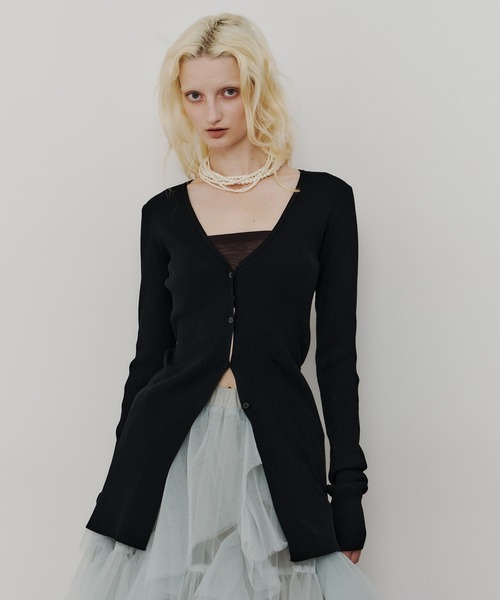 LA BELLE ETUDE(ラベルエチュード)の「バックスリットリブカーディガン(カーディガン/ボレロ・レディース・ブラック/ブルー/レッド/ブラウン/アイボリー/ピンク/ミント・FREE)」の3枚目の写真