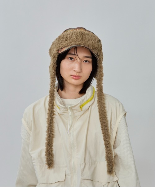 OVERRIDE（オーバーライド）の「OVERRIDE  KNIT FURRY FLAPBAND / オーバーライド（ヘアバンド・レディース・ホワイト/ピンク/ベージュ・57~59cm）」の8枚目の写真