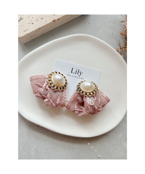 tone（トーン）の「【Lily accessory】インド刺繡ピアス(MA)（ピアス（両耳用）・レディース・ピンク・FREE）」の5枚目の写真