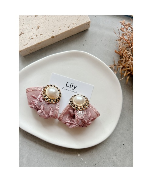 tone（トーン）の「【Lily accessory】インド刺繡ピアス(MA)（ピアス（両耳用）・レディース・ピンク・FREE）」の3枚目の写真