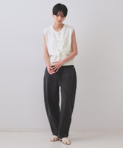 OPAQUE.CLIP（オペークドットクリップ）の「変形ブロンズボタンニットベスト【洗濯機洗い可】（ベスト・レディース・ホワイト/ブルー/ネイビー・00）」の5枚目の写真