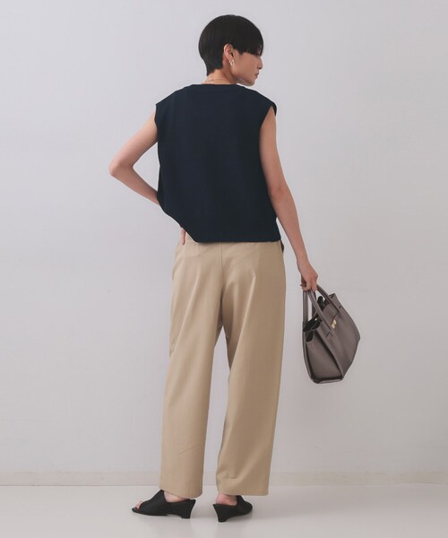 OPAQUE.CLIP（オペークドットクリップ）の「変形ブロンズボタンニットベスト【洗濯機洗い可】（ベスト・レディース・ホワイト/ブルー/ネイビー・00）」の10枚目の写真